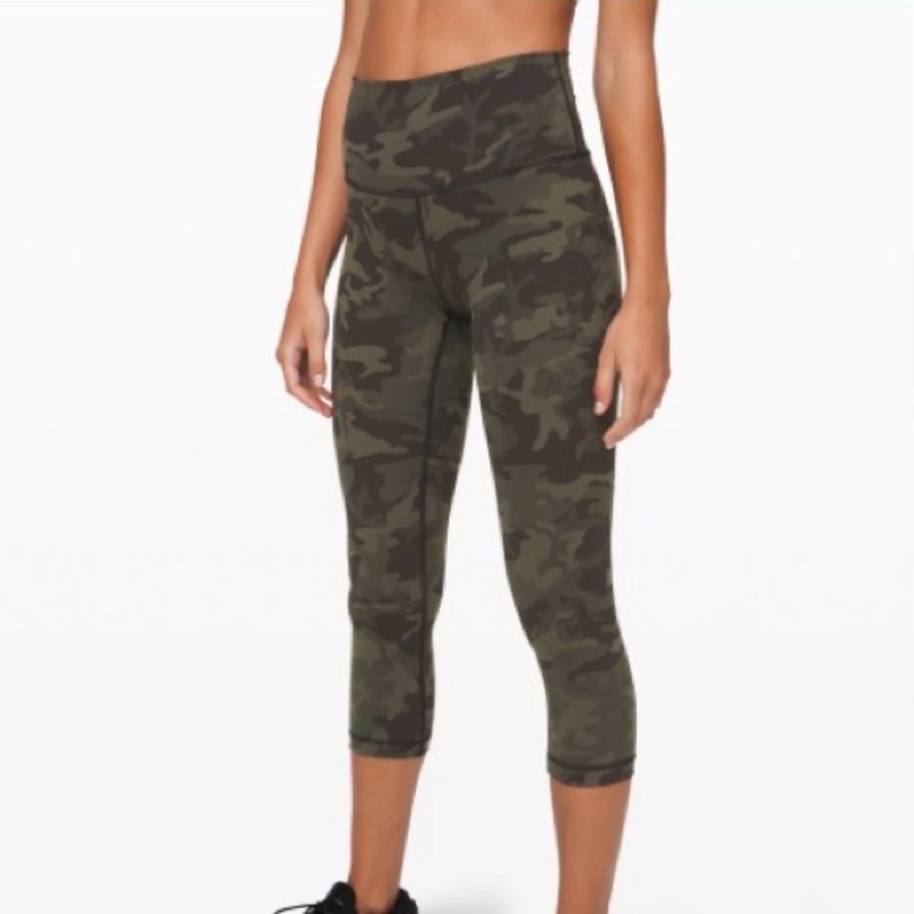 Lululemon WUNDER UNDER CROP (HIGH-RISE)
*FULL-ON LUXTREME 21"